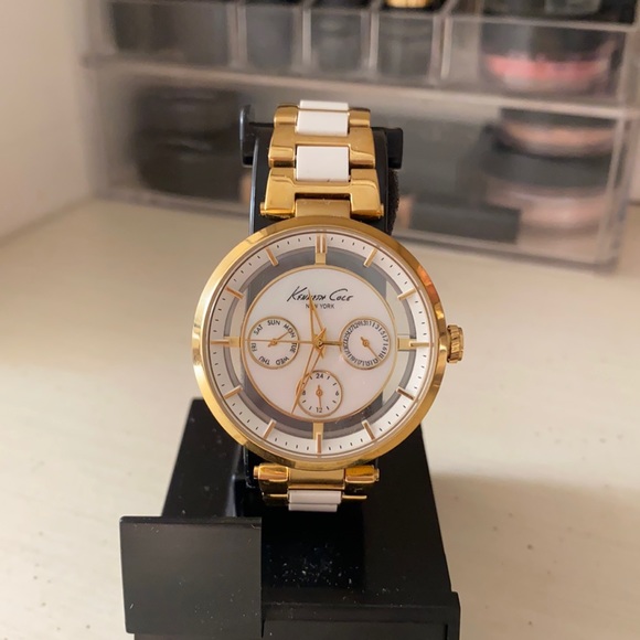 Kenneth Cole Watch - Picture 4 of 6